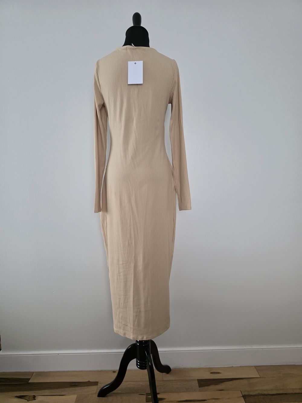 Button-Front Long Sleeve Midi Dress - Picture 4 of 6